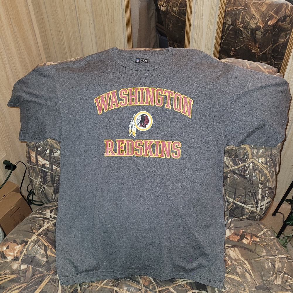 NFL Team Apparel Washington Redskins T-shirt XL.